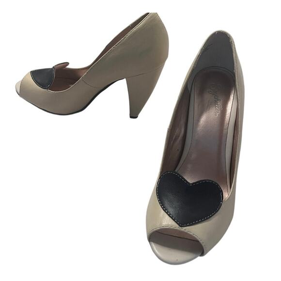 Seychelles Shoes - NWOB Seychelles Leather Heart-front ‘Ready for Anything’ Peep Toes Shoes sz. 9